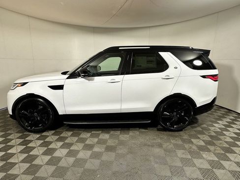 New 2025 Land Rover Discovery Dynamic SE image 9