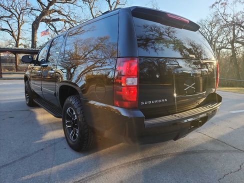 Used 2007 Chevrolet Suburban LTZ w/ LTZ Preferred Equipment Group image 3