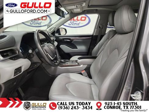 Used 2023 Toyota Highlander Limited image 19