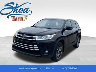 Used 2019 Toyota Highlander XLE AWD/4WD video 1