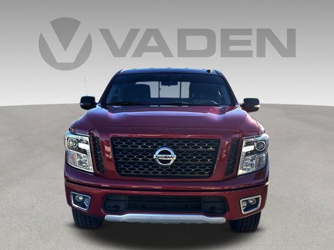 Used 2019 Nissan Titan PRO-4X image 2