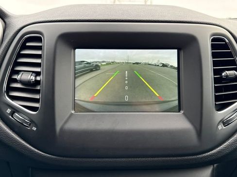 Used 2019 Jeep Compass Latitude w/ Cold Weather Group image 29