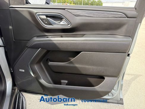Used 2023 GMC Yukon XL SLT AWD/4WD image 28