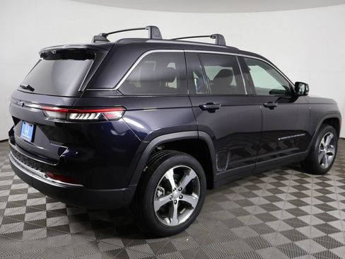 Used 2022 Jeep Grand Cherokee Limited 4xe w/ Luxury Tech Group II AWD/4WD image 15