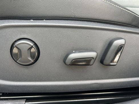 Used 2025 Volkswagen Jetta SE image 23