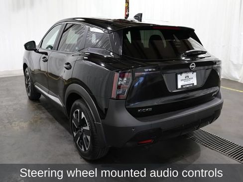 Used 2025 Nissan Kicks SV AWD/4WD image 5