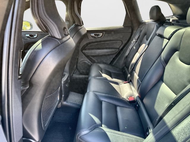 Certified 2024 Volvo XC60 T8 Ultimate w/ Protection Package Premier AWD/4WD image 29