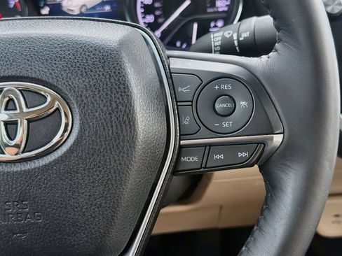 Used 2018 Toyota Camry XLE FWD image 36