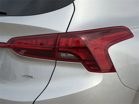 Used 2022 Hyundai Santa Fe SEL w/ Convenience Package image 7