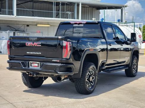 Used 2024 GMC Sierra 2500 AT4 w/ AT4 Preferred Package AWD/4WD image 7
