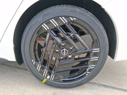 New 2026 Nissan Sentra SR w/ SR Premium Package FWD image 36