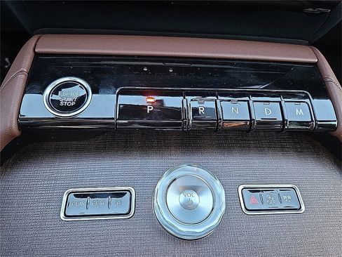 New 2025 Lincoln Navigator L Reserve image 15