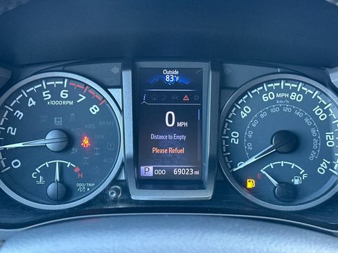 Used 2020 Toyota Tacoma TRD Off-Road w/ Technology Package AWD/4WD image 33