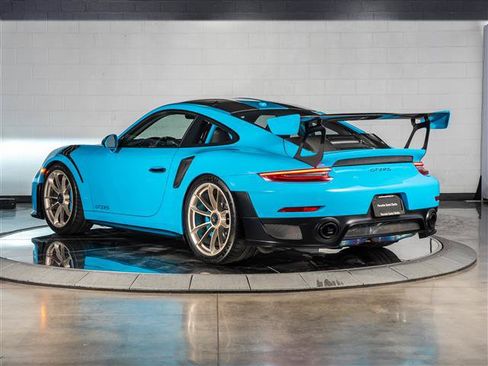 Used 2018 Porsche 911 GT2 RS RWD image 3
