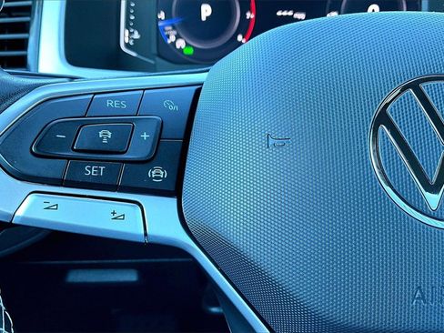 Used 2023 Volkswagen Atlas Cross Sport SE w/ Panoramic Sunroof Package image 18