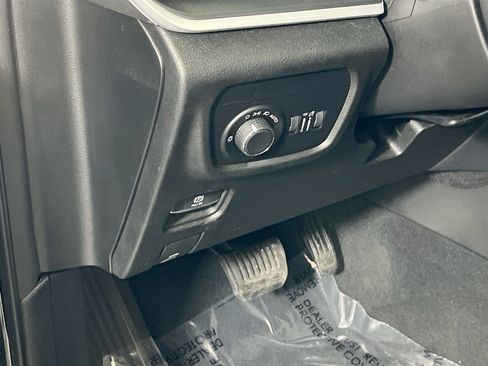 Used 2023 Jeep Grand Cherokee L Laredo AWD/4WD image 10