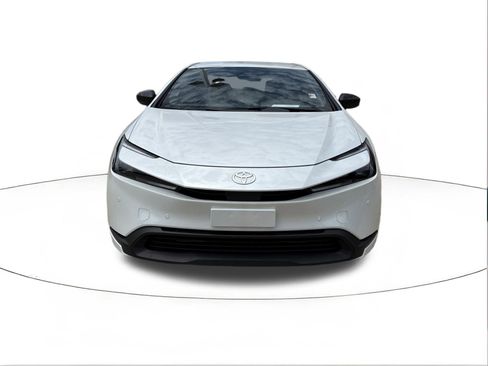 Used 2025 Toyota Prius LE image 8