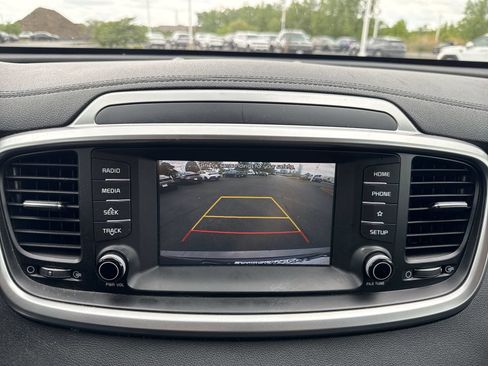 Used 2019 Kia Sorento L FWD image 17