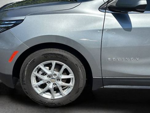 Used 2024 Chevrolet Equinox LT FWD image 32