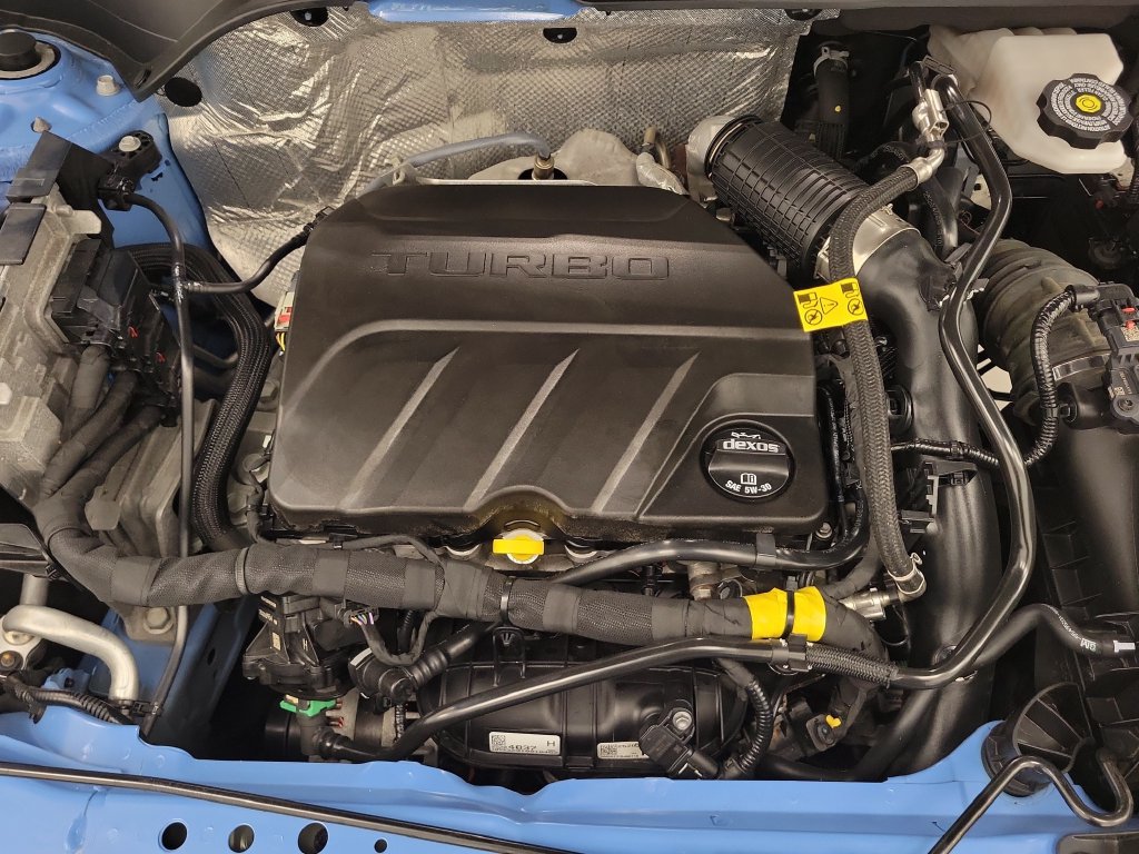 Used 2024 Chevrolet Trax RS w/ Sunroof Package FWD image 11