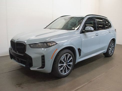 Used 2025 BMW X5 xDrive40i w/ M Sport Package AWD/4WD image 8