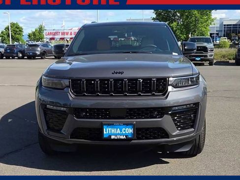 New 2026 Jeep Grand Cherokee Summit AWD/4WD image 3