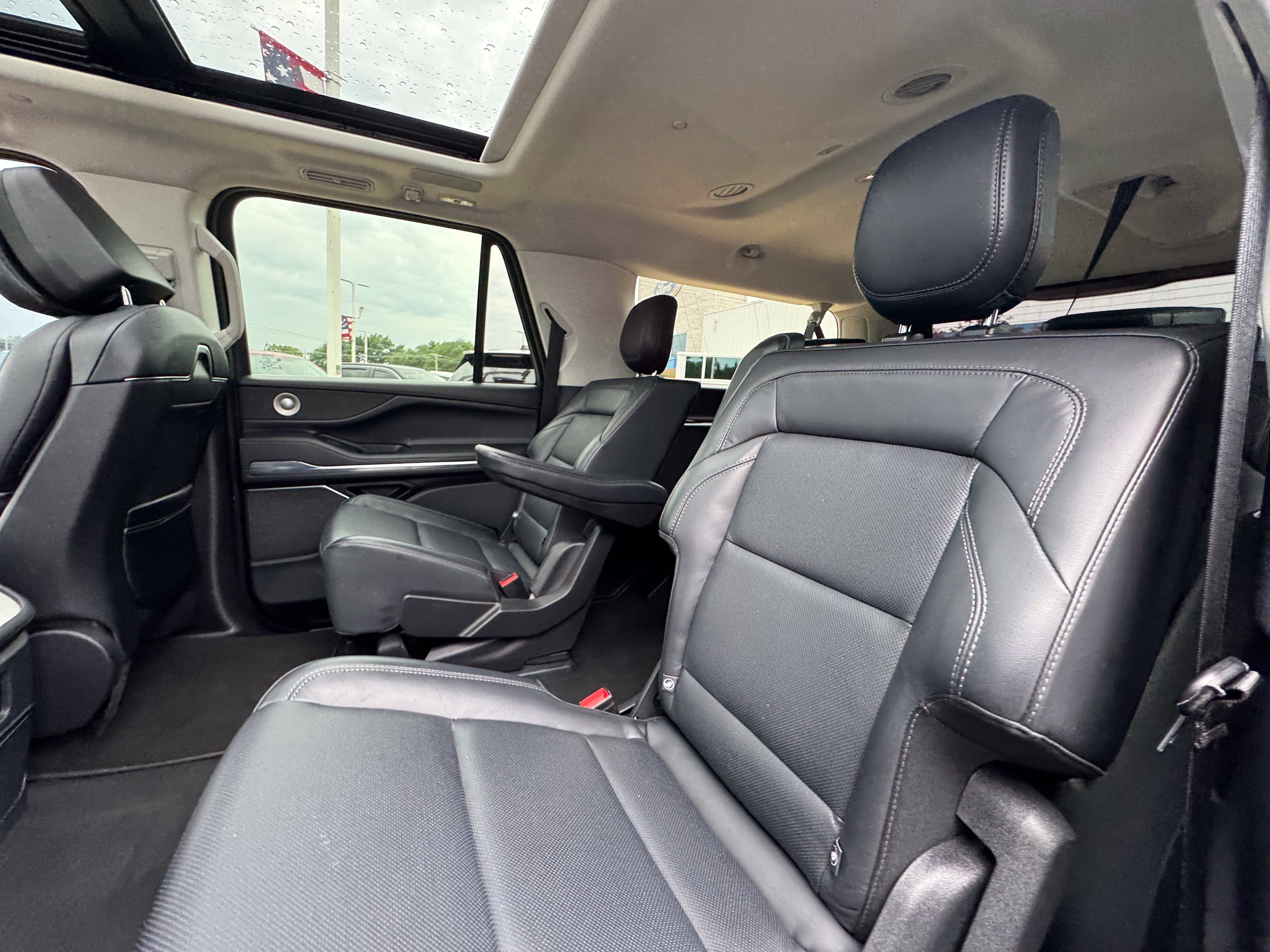 Used 2025 Lincoln Navigator L Reserve AWD/4WD image 32