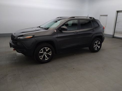 Used 2014 Jeep Cherokee Trailhawk w/ Comfort/Convenience Group AWD/4WD image 2