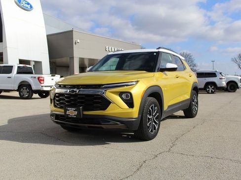 Used 2024 Chevrolet TrailBlazer ACTIV w/ Driver Confidence Package image 1