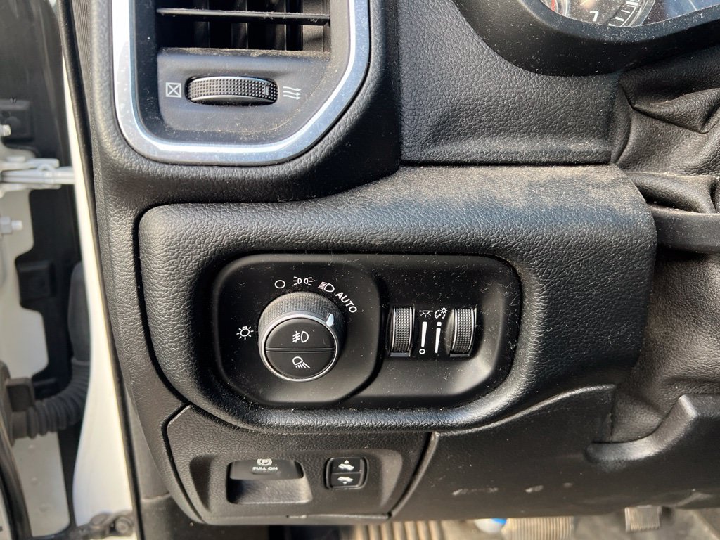 Used 2020 RAM 1500 Laramie w/ Sport Appearance Package AWD/4WD image 10