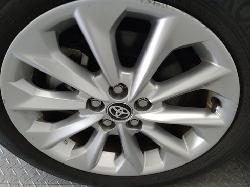 Used 2021 Toyota Corolla LE w/ LE Convenience Package image 31