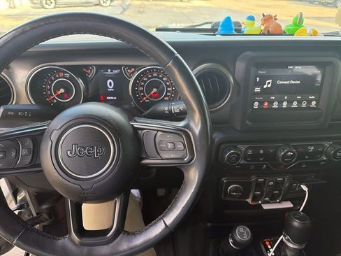 Used 2022 Jeep Gladiator Sport AWD/4WD image 6
