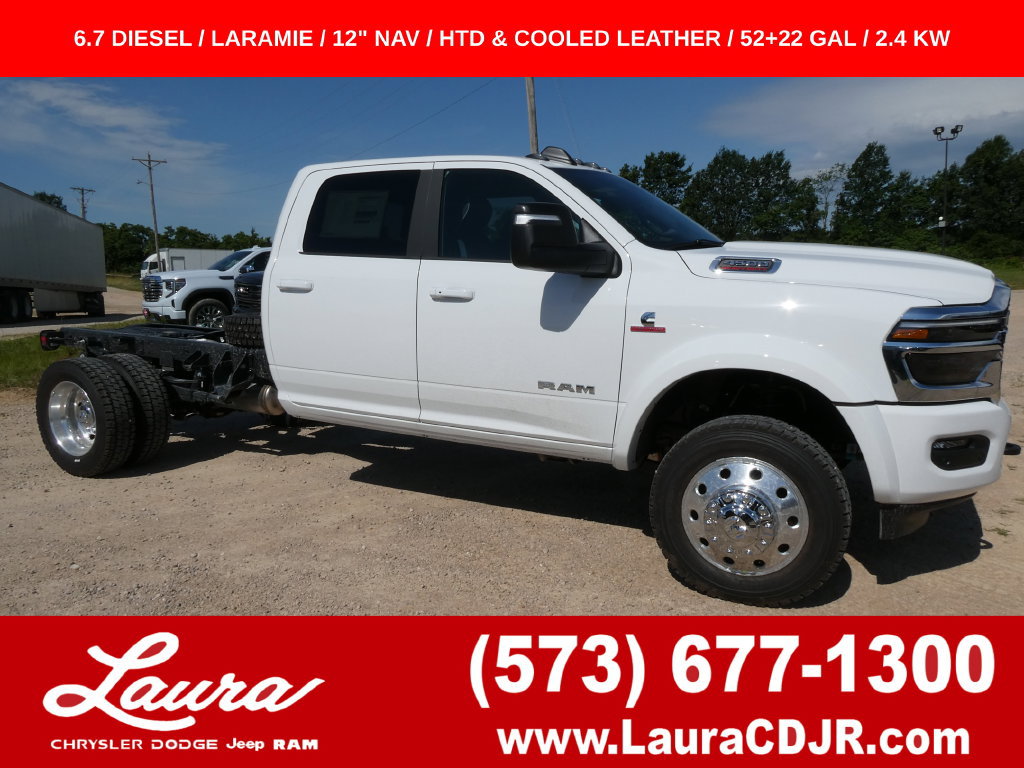 New 2026 RAM 4500 4x4 Crew Cab DRW w/ Laramie Trim Package image 1