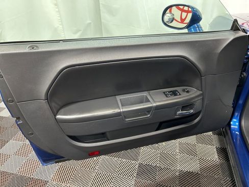 Used 2009 Dodge Challenger SE image 17