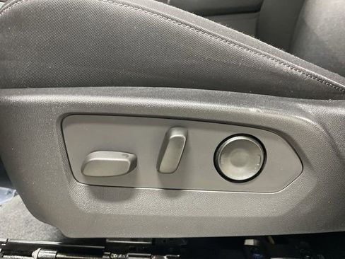 Used 2023 Chevrolet Colorado Trail Boss w/ Technology Package image 12