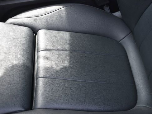 Used 2025 Mercedes-Benz GLA 250 image 12
