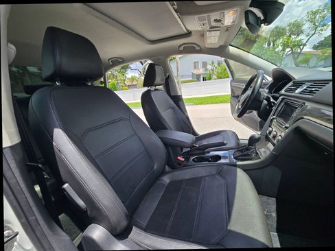 Used 2017 Volkswagen Passat 1.8T SE FWD image 28