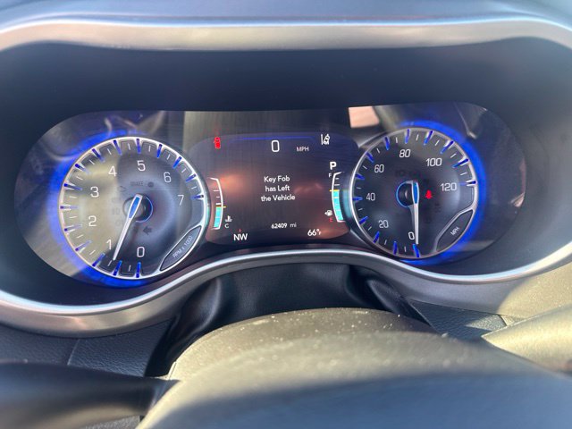 Used 2025 Chrysler Pacifica Select FWD image 20