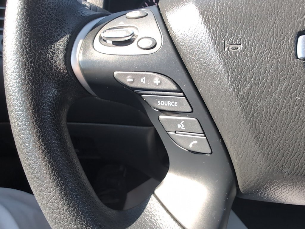Used 2017 Nissan Pathfinder S AWD/4WD image 17