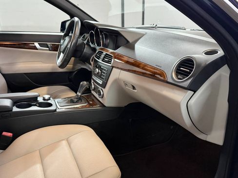 Used 2012 Mercedes-Benz C 250 Sedan image 7