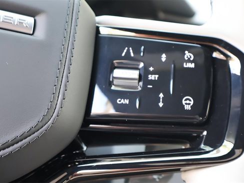 Used 2026 Land Rover Range Rover Velar S image 21