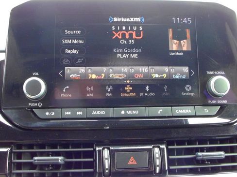 Used 2025 Nissan Pathfinder SV AWD/4WD image 9