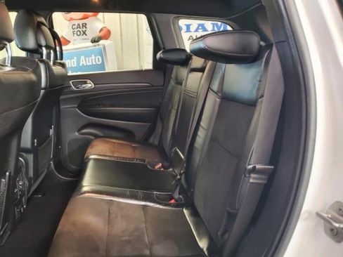 Used 2020 Jeep Grand Cherokee Altitude AWD/4WD image 9
