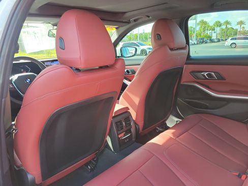 Used 2024 BMW 330i Sedan w/ Premium Package RWD image 10