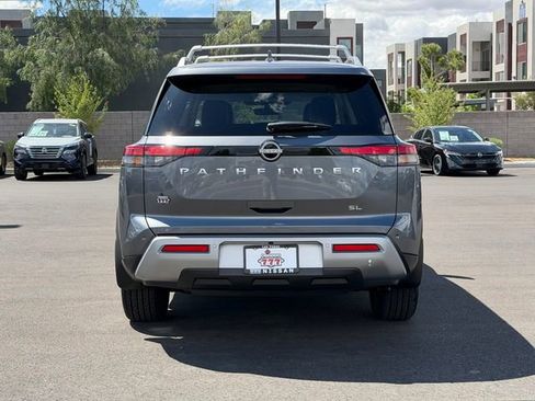 Certified 2025 Nissan Pathfinder SL image 5