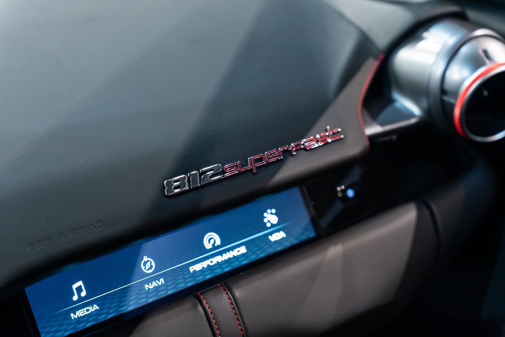 Used 2020 Ferrari 812 Superfast RWD image 40