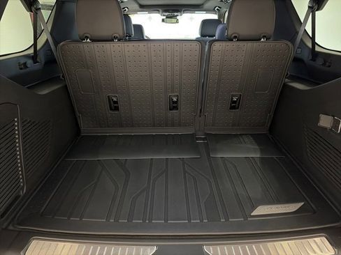 New 2026 Chevrolet Suburban Premier image 15
