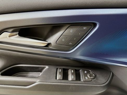 New 2026 Chevrolet Equinox EV LT image 18