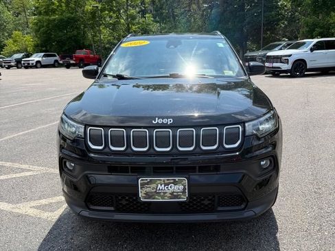 Used 2022 Jeep Compass Latitude w/ Convenience Group AWD/4WD image 2