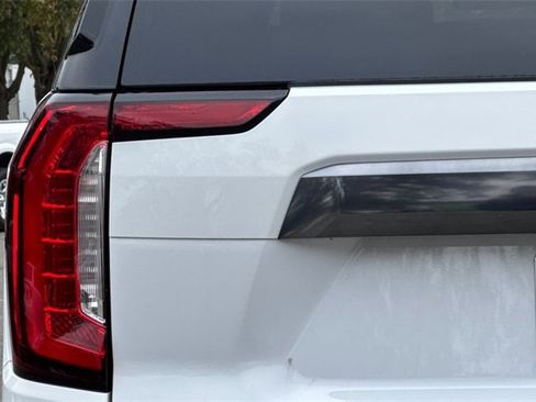 Used 2023 GMC Yukon XL AT4 image 49